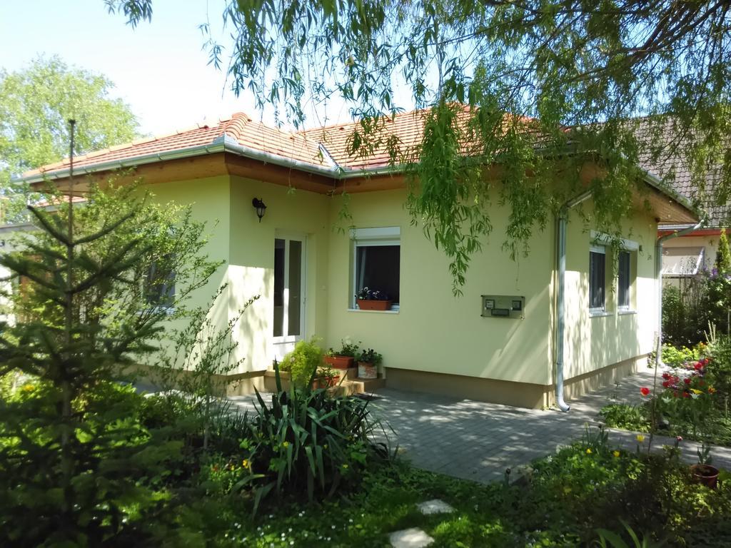 Bloomyapartment Balatonfenyves Ngoại thất bức ảnh