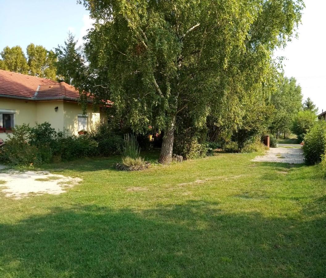 Bloomyapartment Balatonfenyves Ngoại thất bức ảnh
